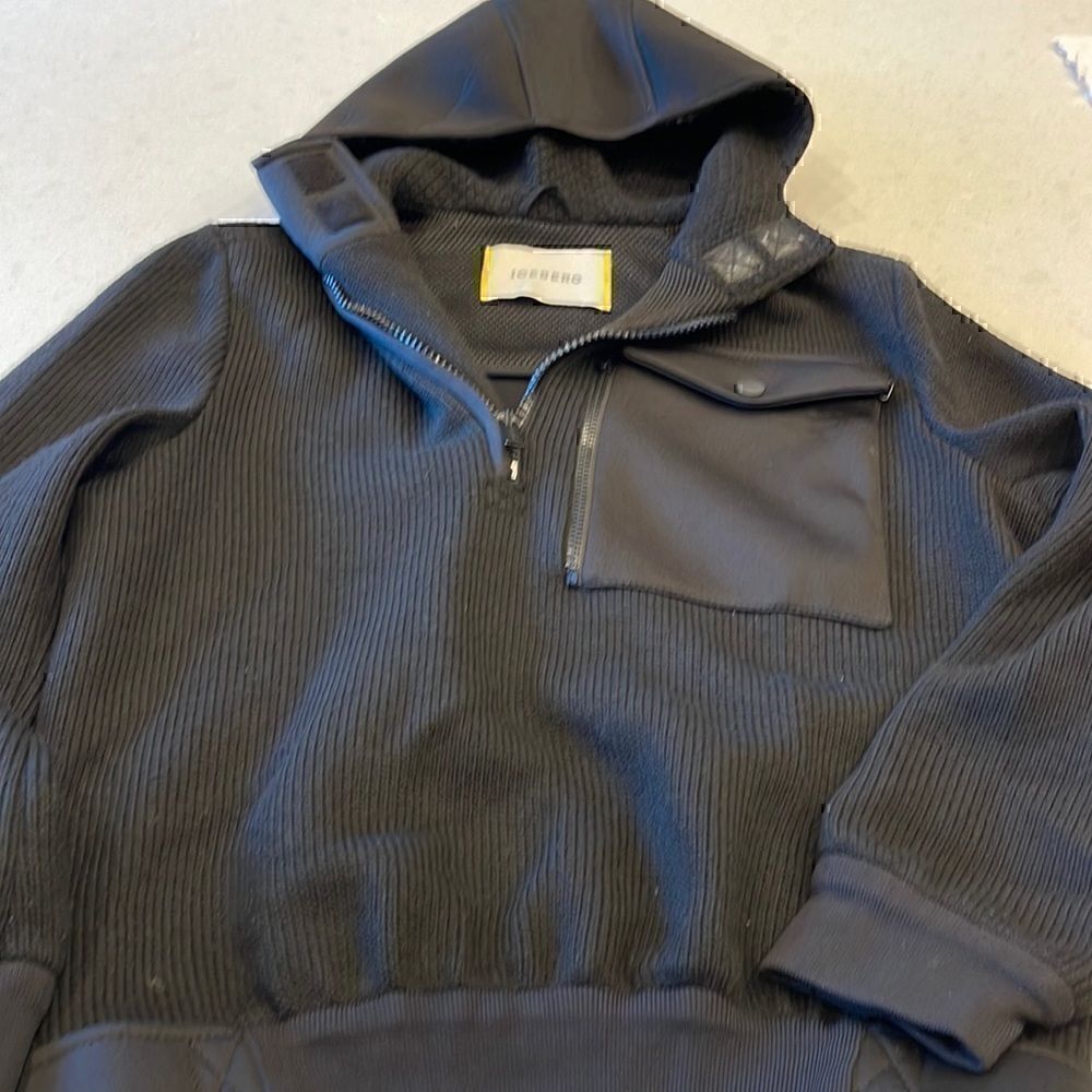 Iceberg mens 1/4 zip pullover, excellent condition size ? See measurements.